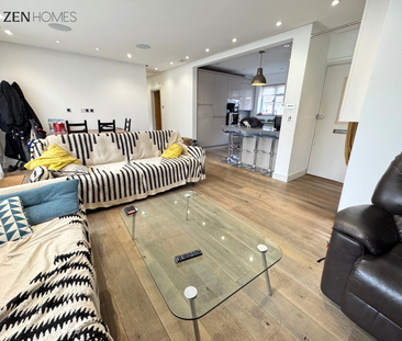 3 bedroom flat to rent - Photo 2