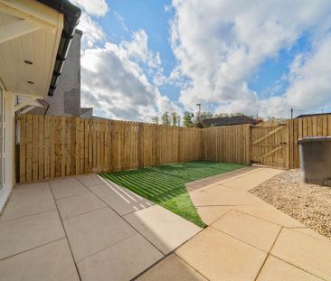 2 bedroom end of terrace house to rent - Photo 1