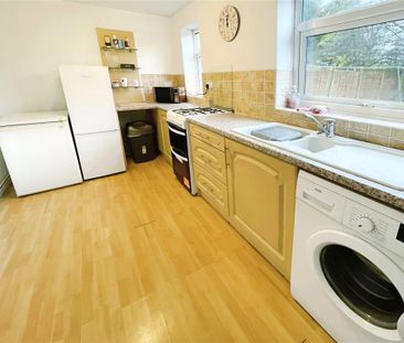2 bedroom semi-detached house to rent - Photo 4