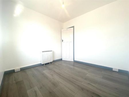 2 bedroom maisonette to rent - Photo 3