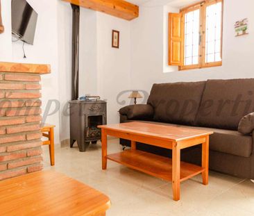 Apartment in Cómpeta, Inland Andalucia at the foot of the mountains - Photo 5
