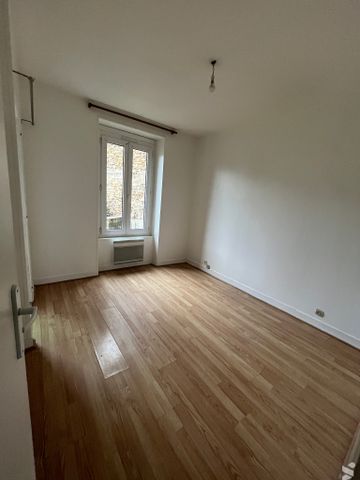 Un appartement comprenant 1 salon avec coin cuisine, 1 chambre, 1 SDB et 1 WC. 1 cave. - Photo 3