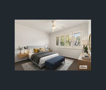 Family Home - Photo 4