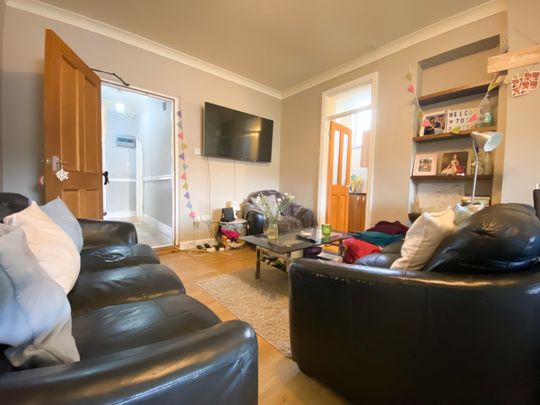 Pentyrch Street, Cathays - Photo 1