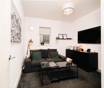 5 bedroom detached house to rent - Photo 4