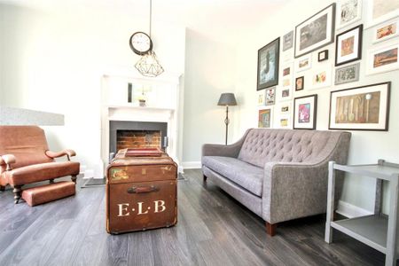 4 bedroom semi-detached house to rent - Photo 4