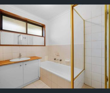 Spacious Family Home in Prime Werribee Location - Photo 4