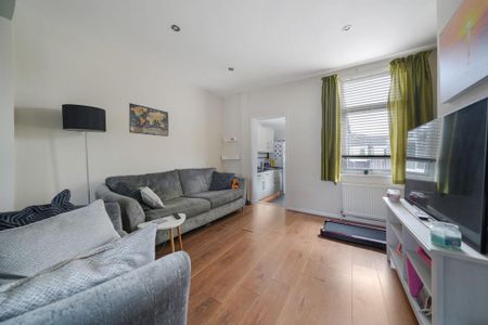 2 bedroom terraced house to rent - Photo 3