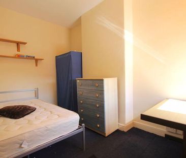 5 bedroom terraced house to rent - Photo 4