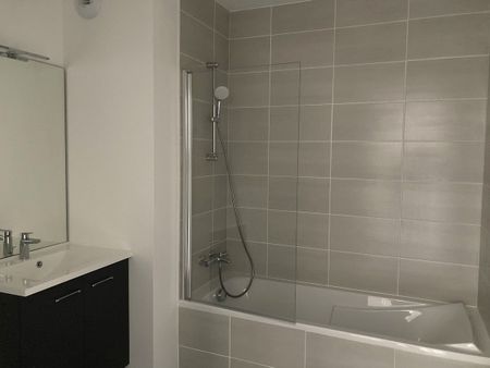 Location Appartement 3 pièces 65m² - Photo 2