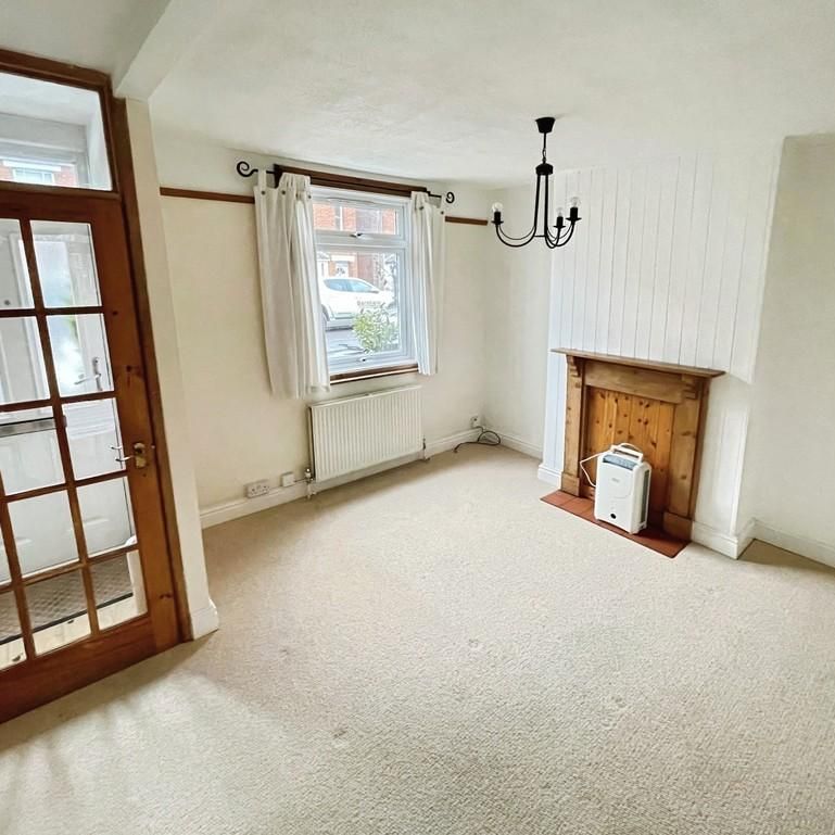 3 bedroom end of terrace house to rent - Photo 1