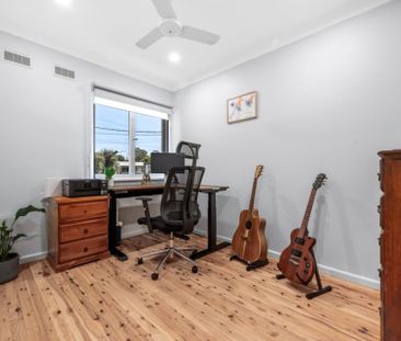 Generous Sized 3 Bedroom Home - Photo 4