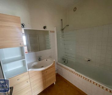 Location Appartement 2 pièces 51m² ANGOULEME 16000 - Photo 6