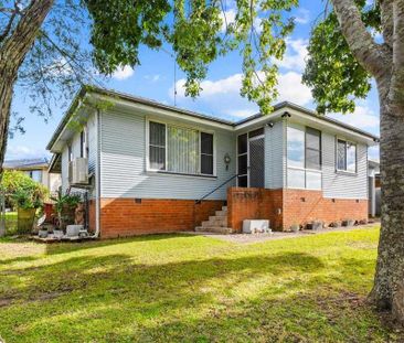 3 Bedroom Home with Fully Fenced Yard - Photo 4