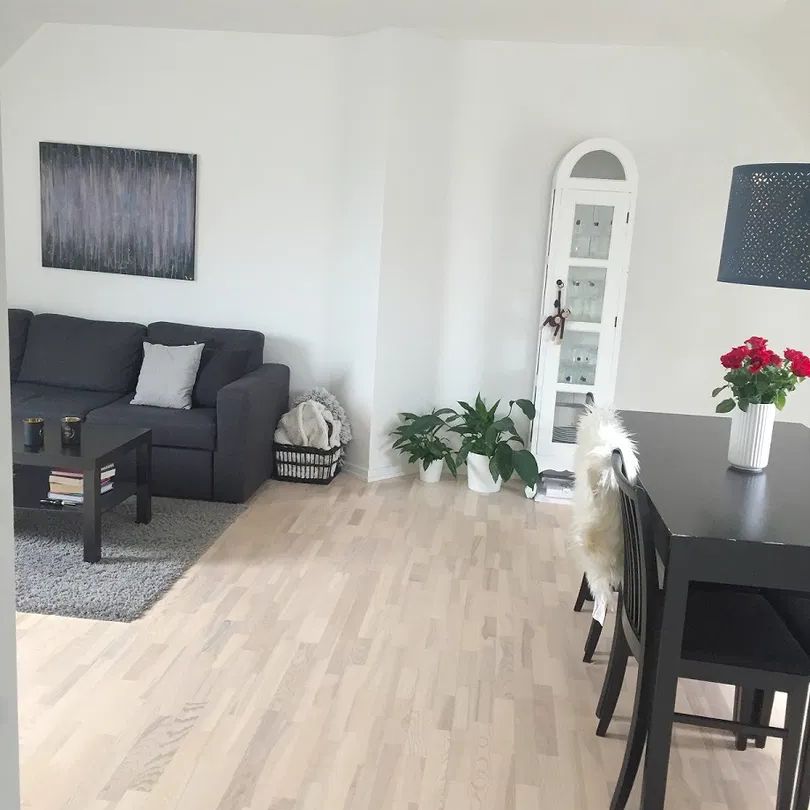 Lysfyldt 2-værelses lejlighed tæt på vandet - Photo 1