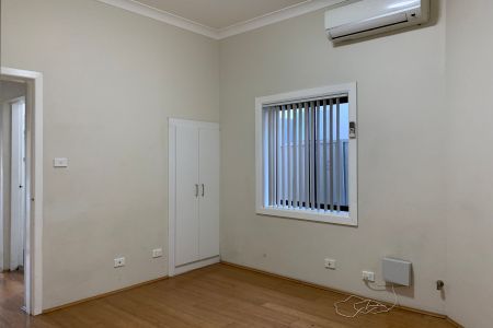 3 Bedroom House - Photo 2