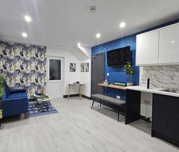 5 bedroom terraced house to rent - Photo 2