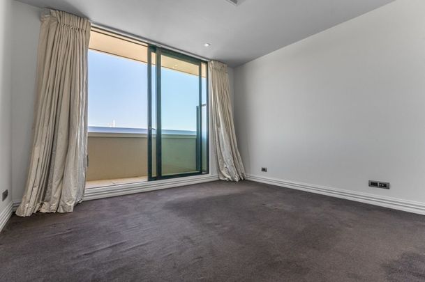 Top Floor of the Heard's Building - Photo 1