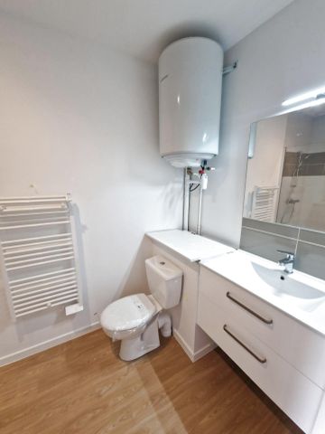 Location Appartement 1 pièce 22m² LA ROCHE SUR YON 85000 - Photo 2