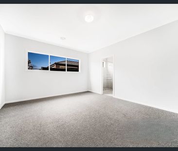 Spacious Family Home Walking Distance to Opalia Plaza Shopping Cent... - Photo 5