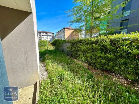 Location Appartement 3 pièces 60m² BOURG EN BRESSE 01000 - Photo 2