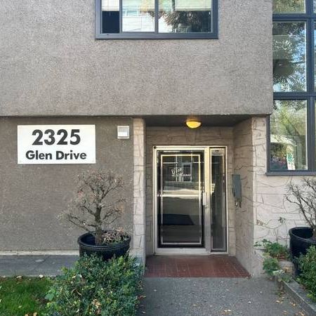 RESIDE - PET FRIENDLY 1 BED + 1 BATH IN VANCOUVER - Photo 3