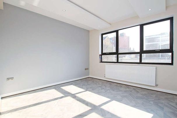 Turner Street, Whitechapel, London, E1 - Photo 1