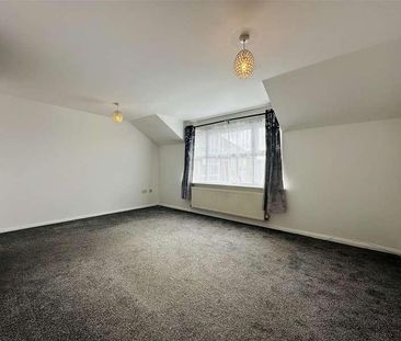 Pickering Lodge, Coleshill Road, Chapel End, CV10 - Photo 3
