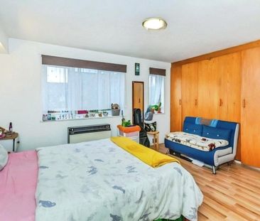 Badger Close, Feltham, TW13 7HA - Photo 4