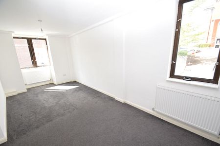 2 bedroom flat to rent, - Photo 4