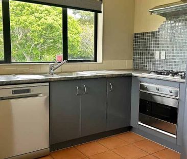 Valley Zoned Three Bedroom House - Photo 3