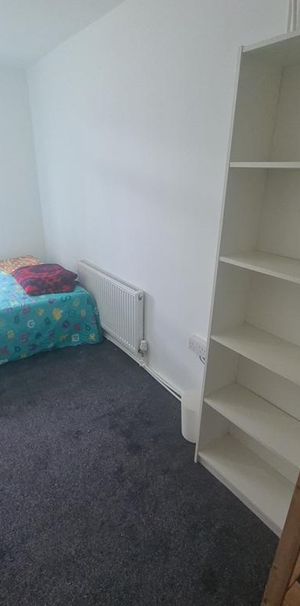 4 bedroom house to rent - Photo 1