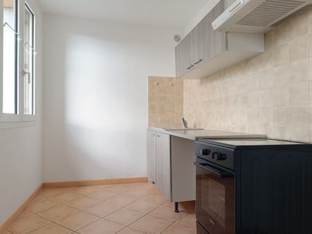 Location Appartement 3 pièces 51m² NARBONNE 11100 - Photo 5