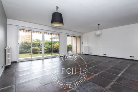 Rue des Charmes, - Photo 2