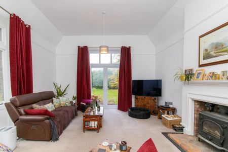 4 bedroom detached house to rent - Photo 4