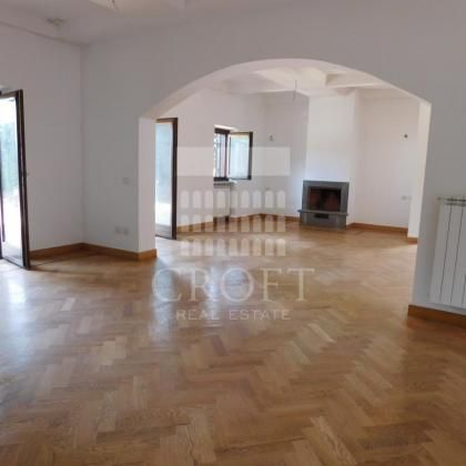 Cassia-La Storta: Idependent villa in small gated community, 1 homeoffice/study, 5 bedrooms, 3 bathrooms, lounge, dining room, kitchen, terrace, garden, AC in all bedrooms, private parking space. Ref. 2206 - Photo 1