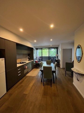 FULLY FURNISHED in CARLTON – FANTASTIC LOCATION! - Photo 4