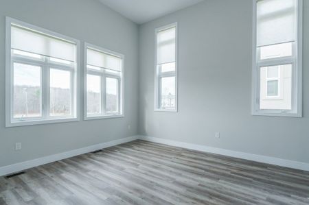 For Lease - 550 Brealey Drive Unit# 18, Peterborough, Ontario - Photo 4