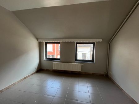 Knusse rijwoning met 2 slaapkamers centrum Scherpenheuvel - Photo 2