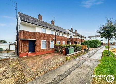 3 bedroom semi-detached house to rent - Photo 2