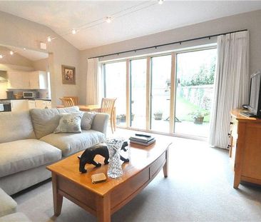 2 bedroom semi-detached house to rent - Photo 2