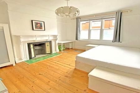 Adderley Road - Photo 2