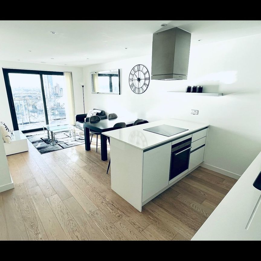1 Bed Flat, Horizons Tower, E14 - Photo 1