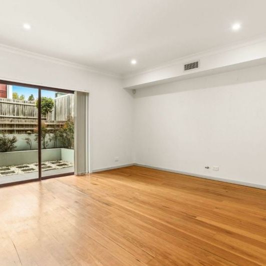 Spacious Home with a Large Outdoor Entertaining Area - Photo 1