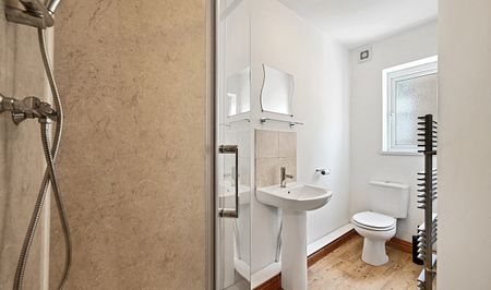 Spacious 4-Bedroom Home with 2 Bathrooms in Sheffield City Centre - Photo 2