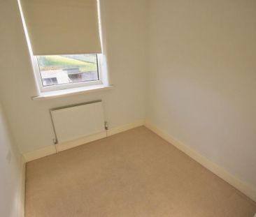 2 bedroom semi-detached house to rent - Photo 5