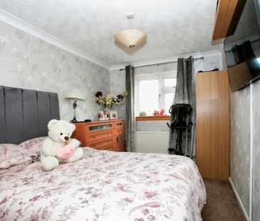 PETERBOROUGH - Photo 4