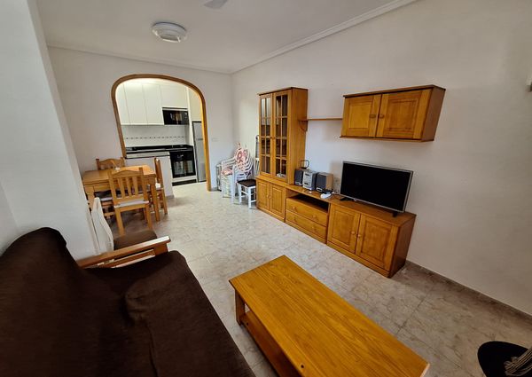 Ref.7505 2-Bedroom Apartment Just 300m from the Beach