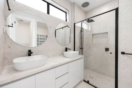 Stunning Family Home! - Photo 5