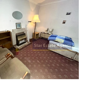 1 bedroom in a flat share to rent - Photo 3